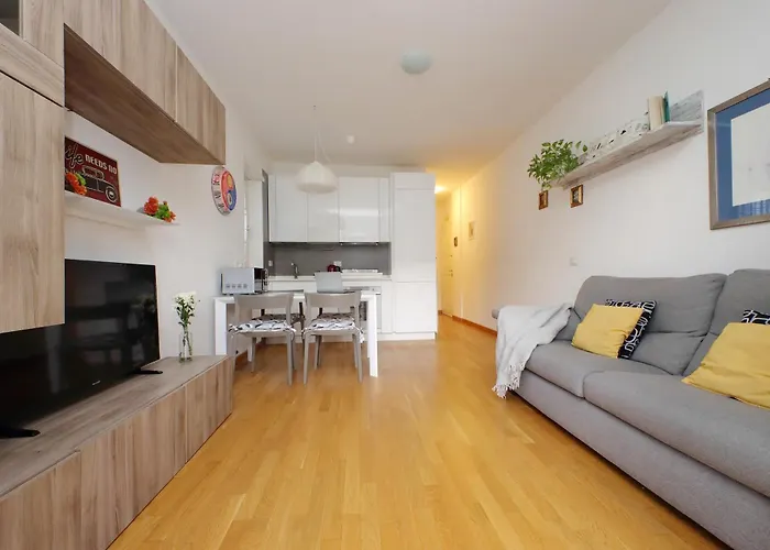 Silvias Flat By Domusdimore *