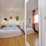 Apartment Silvias Flat By Domusdimore Rome