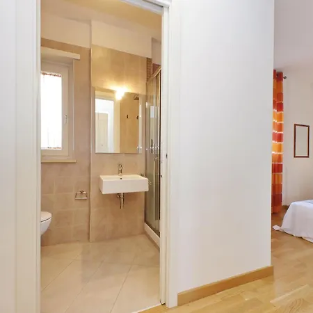 Silvia's Flat * Rome