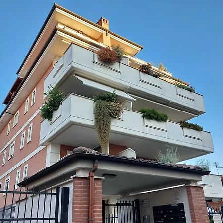 Silvias Flat By Domusdimore 아파트 *